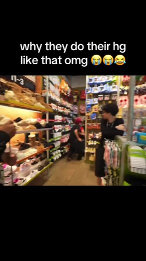 she should’ve just came out 😭 #losboyz #youtubers #fyp #houston #hg | los boyz cameraman