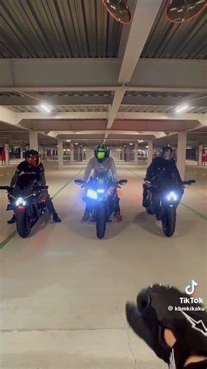 H2&ZX-10Rレブ！高評価&チャンネル登録よろしくお願いします！TikTokでバズってるバイク動画を紹介！#バイク#二輪#2輪#中型バイク#大型バイク#motorcycle#moto#motard