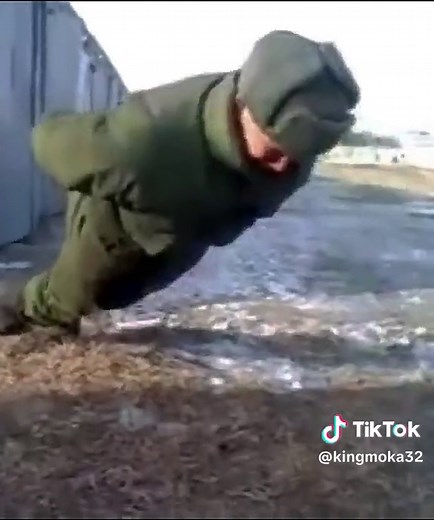 Russian no hand pushup 😳