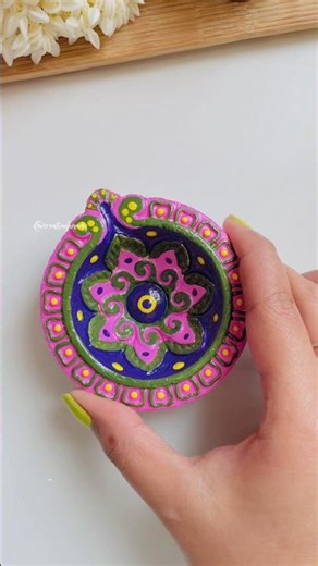 🪔Beautiful Diya Painting for Diwali✨| Aesthetic Handpainted Diya Idea | last-Minute Diwali Art #diy