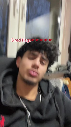 Identifying Red Flags in Relationships: Key Signs