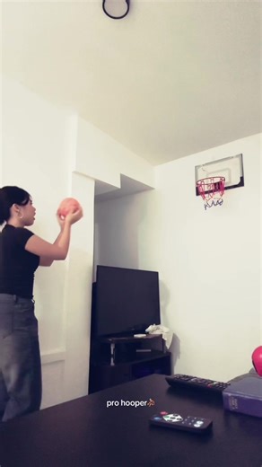 Learn How to Hoop: Tips for Aspiring Basketball Players