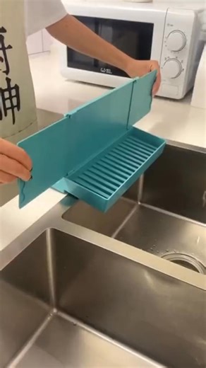 Clothes won’t get wet anymore while washing dishes | Party Poppers | Facebook