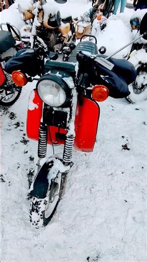 „Diese Simson hat Mini-Räder – riesiger Kult-Faktor! 😱🏍️“