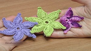 Whether you're looking for something to crochet just for fun, or you want to add it to an existing garment, this crochet sea star flower is a great project. #elenarugalstudio | Crochet Elenarugalstudio