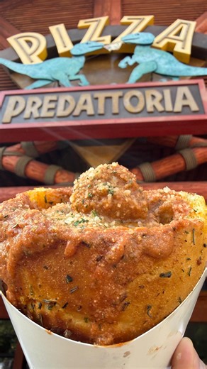 Jesse Plans Vacations on Instagram: "Follow Me @jesseplansvacations - You have to try the NEW Garlic Bread Cones at Universal Orlando Resort! They are absolutely delicious and very filling. Next time you are in Universal Islands of Adventure 🏃 over to Pizza Predattoria in Jurassic Park and grab yourself a Garlic Bread Cone, you won’t be sorry! #universalorlando #universalstudios #jurassicpark #themepark #universalorlandoresort"