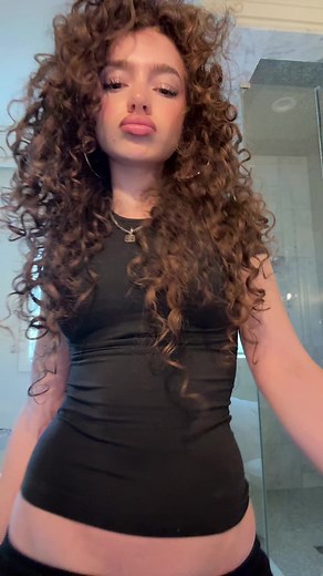 demitrakalogeras (@demitrakalogeras)’s video of eliana kalogeras