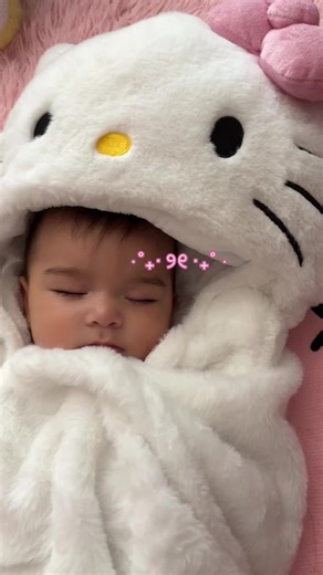 Adorable Baby Moments: Hello Kitty Love in the Kitchen