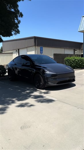 You just picked up your 2026 Model Y and brought it straight to the shop in Turlock CA. There’s nothing like that fresh 3M IR Ceramic finish. 5% Rear | 15% Front | 50% Front WindShield Who’s ready for the rising temperatures? #tesla #cartint #windowtint #209 #teslamotors