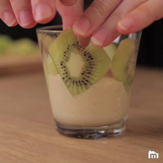 [Partir du bon pied] On (re)prend les bonnes habitudes pour 2017 ? Un petit-dèj fruité pour rayonner dès le matin ! La recette ➡️ https://goo.gl/mwPpRJ | Marmiton