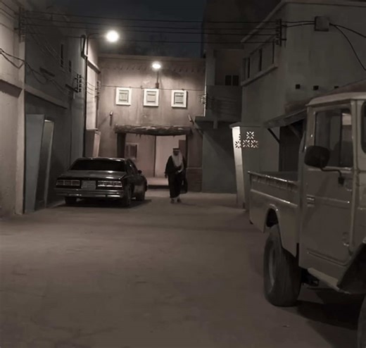 نجوم شارع الأعشى: عزيزة وخالد وسعد