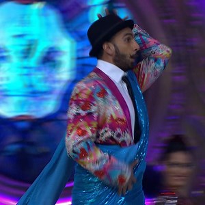 5.5M views · 129K reactions | Ranveer Singh Aur Arjun Kapoor Ne Kiya Saree Pehan Kar Jabardast Dance.. #Ranveersingh #Arjunkapoor #IIFA #bollywood #IIFAAwards | IIFA Awards | Facebook