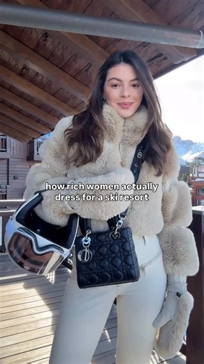 Lucky Girl Calendar | Elite Social Life on Instagram: "Ski resorts are where elegance is tested - not on the slopes, but in the lobbies, restaurants, and private lounges. Rich women don’t dress for attention. They dress for belonging. Here’s how they do it: ⛷️ They choose structure over trends Tailored coats, clean lines, and intentional layering. Nothing oversized, nothing sloppy. The silhouette always looks composed - even after a full day in the snow. 🧣 They invest in textures, not logos Cas
