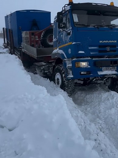 Exploring the Winter Roads of Dudinka, Russia