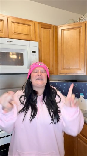 Curve Your Enthusiasm | SEE YOUS IN THE AM!!! GO BIRDS LADIES 💗🦅🤌🏼 @mrtees @philadelphiaeagles @wawa @wickedwolfphiladelphia #curveyourenthusiasm... | Instagram