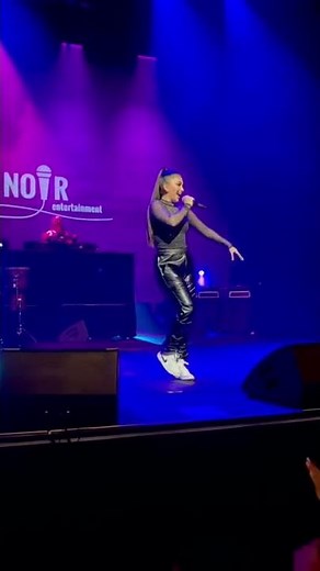 Enisa performing “Count My Blessings” 🎤🔥