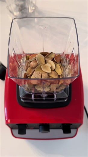 Powerful Blender for Smoothies and Sauces