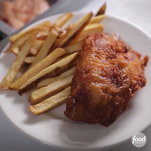 600K views · 6.3K reactions | Fancy some proper British grub? Watch Guy try some British cuisine in Diners, Drive-Ins and Dives  Stream now on discovery+ | Food Network UK | Facebook