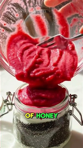 Strawberry Chia Pudding 🍓✨ The Easiest Healthy Breakfast