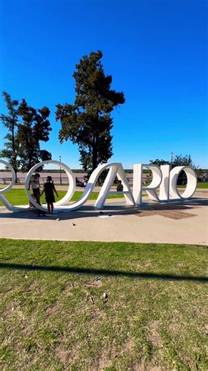 Están realmente muy buenas estas letras corpóreas en la costanera de la ciudad de #rosario #shorts