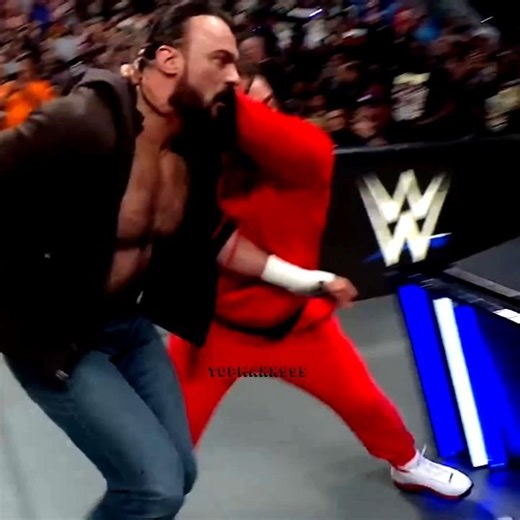 jacob fatu attack drew mcintyre #shorts #wwe #shortsfeed #wweraw #wwesmackdown #topmaxx995