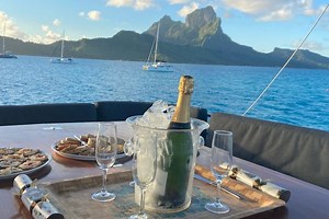 Tahiti 7-Day Crewed Catamaran Itinerary | Boatbookings