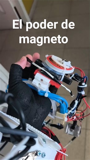 Poder sin límites #programador #arduino #guantedepoder #electronica #electroiman