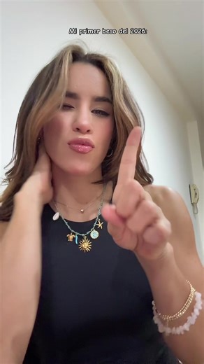 🙌🏻 solo es contenido | first kiss