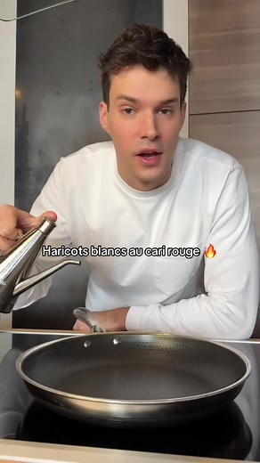 Haricots blancs au curry rouge et tomates fraîches