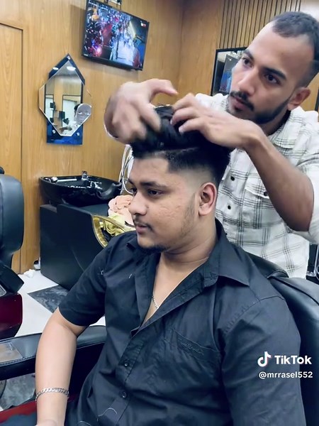 Transform Your Look with Trendy Haircuts