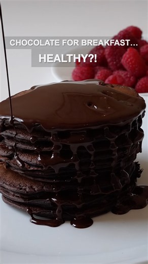 Healthier Brownie Pancakes 🍫
