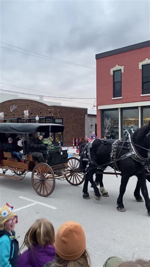 Some highlights from tonight’s Colfax Country Christmas in Downtown Colfax, Iowa! | Colfax Main Street