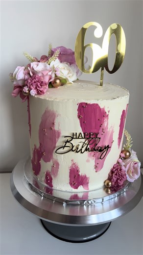 Delicious 8-Inch Vanilla Sponge Cake with Raspberry Filling