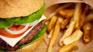 Watch Best Places to Pig Out Season 1 Episode 2 - Burgers, Burritos, BBQ!