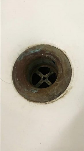 How to remove broken bathtub drain #plumbing #diy #tips