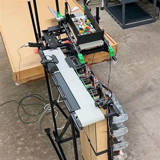 One Engineer's Quest to Tame a Mountain of LEGO Bricks Resulted in This LEGO Sorting Machine