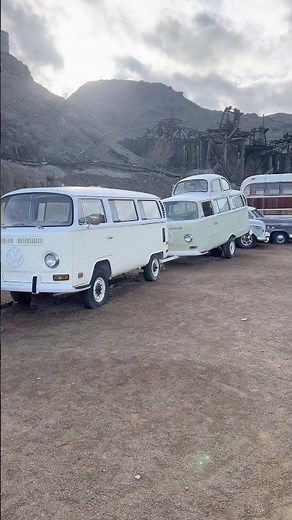 Vintage and classic cars found abandoned in Nevada desert! ￼