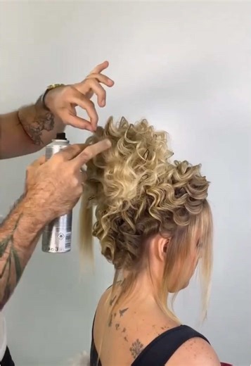 Whicha one is your favorite ? 😍😍 yes or no ? beautiful tutorial by @charlemstrelowpro ✍️No copyright infringement was. If you are the author of this video and do not want your video to be posted on this page, please contact me in DM and your video will be deleted as soon as possible. Thank you #hairtutorial #videohair #prettyhairstyles #hairstyletutorial #braidtutorial #tutorialvideo #hairstyleideas #hairvideoshow #hairtransformation #hairvideo #hairideas #hairstyle #tutorialhairdo #cutehairst