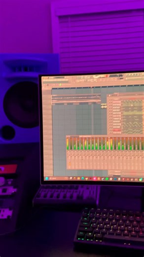 k swisha on Instagram: "Alien invasion music 🛸"