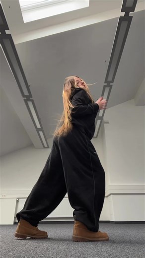 Learn How to Reverse Dance with Easy Tutorials