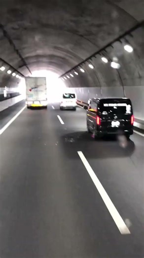 パトカーから逃走 #shorts #あたおか #警察 #免許 #事故 #車 #危険 #パトカー #高速道路