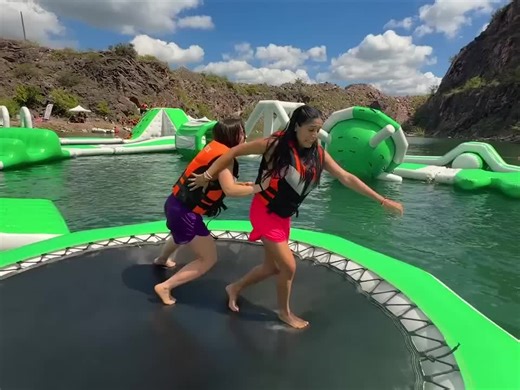 Retos Divertidos en un Parque Inflable Gigante