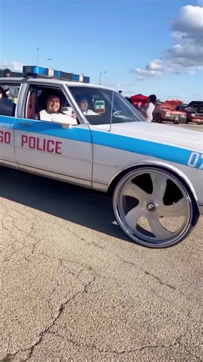 Chicago police box Chevy on 28’s Forgiatos riding