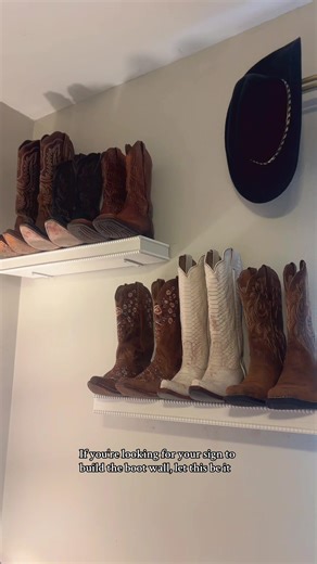 Build Your Dream Boot Wall with Western Decor Ideas
