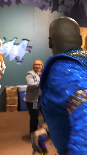 To celebrate 10 years of Broadway Magic, ALADDIN's very own Genie, Michael James Scott, stopped by the Disney Store to grant some wishes! Through April, guests can shop limited edition Disney On Broadway ALADDIN merchandise at the Disney Store in Times Square. | Aladdin - The Musical