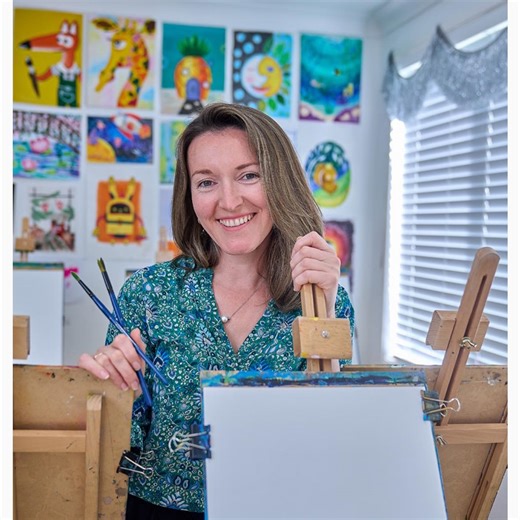 The first two astronaut crews have launched into outer space! 🚀 Our mixed-media paintings are packed with art techniques — from cool and warm colour gradients to wet-on-dry blending, on-canvas mixing, and special fan brush tips. We explored cast and core shadows and even left room to personalise our characters. 😎 I’m so proud of my students — the results are amazing! 😍 | Glenwood Art Studio