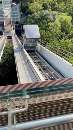 Inclined Lift in Taipa Grande Hill🇲🇴🛗 Which provides access to the Taipa Grande Viewing Platform in Macau. The lift is part of the Taipa Grande Trail, a walking trail that connects Taipa Houses and Jardim do Lago. #Macau #inclinedlift #explore #macautour #TravelGoals #experience #discovermacau #experiencemacau #visitmacau #peace #macauphotography #touristattraction | Dugang Macau OFW