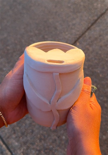 I use heavy duty scour pads on leather hard / dry greenware to smooth everything out before firing 🤓 it helps clean up little imperfections & makes the final piece look so much more finished without all the sanding at the bisque ware stage. this has literally saved me hours 🙈 honestly, wish I knew this when I first started 😅 I always wondered how people made their pieces look so smooth and clean Also, please wear a mask when you do this, clay dust is no joke (& only ever do this outside, neve