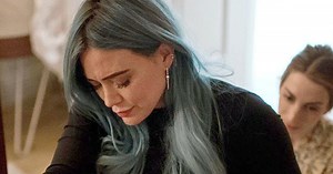 What are the benefits and risks of a home birth?