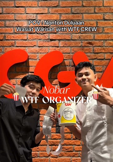 🎥Nobar @film_wasiatwarisan with WTF CREW 🍿 Terima kasih untuk cast yang sudah mau hadir diam-diam dan bikin heboh satu studio! Surprise sukses besar! 🤣🔥 Terima kasih juga untuk seluruh team yang bekerja di balik layar, bikin acara ini berjalan lancar dan penuh kehangatan Energi malam ini benar-benar luar biasa! Dari tawa pecah karena jokes spontan, sampai massage film yang bikin kita sadar kalau film ini nggak cuma lucu… tapi juga penuh makna. 🥹❤️ Film Wasiat Warisan bukan sekadar hiburan—i